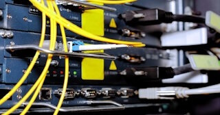Заказать монтаж сетей в Ишимбае. Обслуживание ПК, ремонт от 304 руб